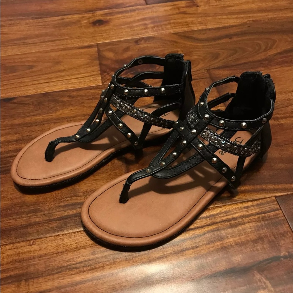 Justice Sandals Size 4